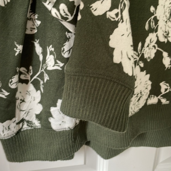 Lot of 2 Honeydew lounge tops size XXL olive green floral, black/white plaid - Picture 6 of 12